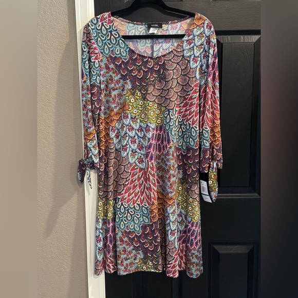 MSK Colorful Feather Pattern Midi Dress - Picture 1 of 5